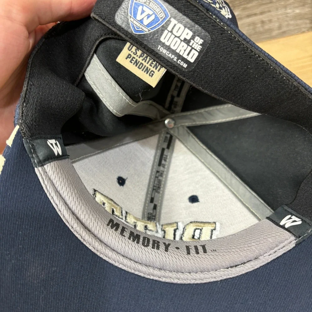 Pitt Panthers Hat Cap Fitted Blue One Size Flex Top of the World Memory Foam Fit